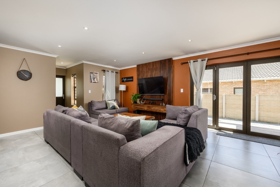 2 Bedroom Property for Sale in Sherwood Eastern Cape